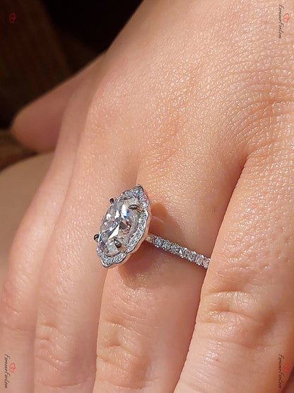 2 Ct Oval Moissanite Halo Engagement Ring