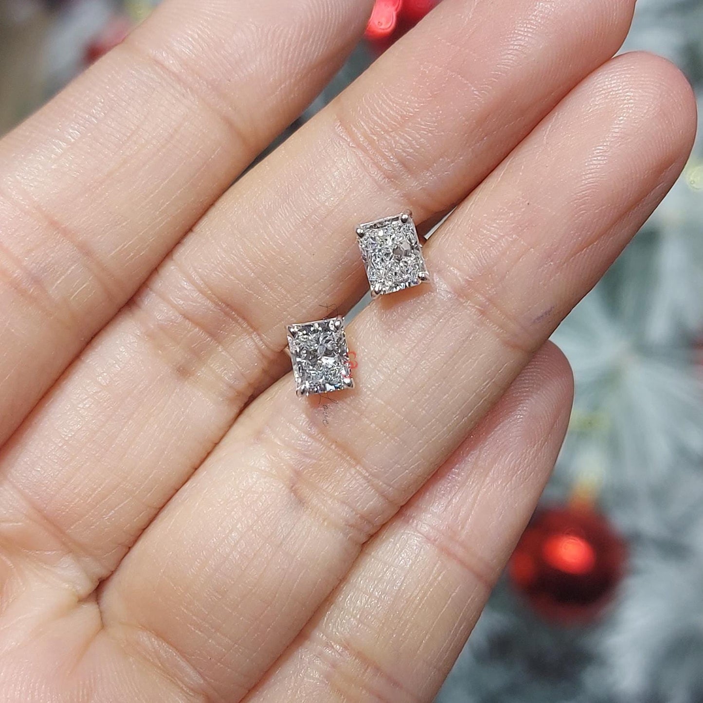 Clous d'oreilles taille radiant / Clous d'oreilles taille radiant / Clous d'oreilles en or 14 carats / Clous d'oreilles taille radiant 1 carat poids total / Cadeau pour maman Moissanite engagement ring in Gold or Platinum — custom handcrafted by Forever For Love