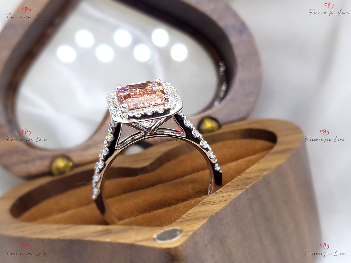 Bague de fiançailles auréole avec diamant de laboratoire émeraude certifié IGI 4 carats Emerald cut 1Ct Moissanite Taille Brillant engagement ring in Gold or Platinum — custom handcrafted by Forever For Love