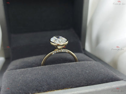 4 Ct Oval Diamond, Moissanite Solitaire Engagement Ring
