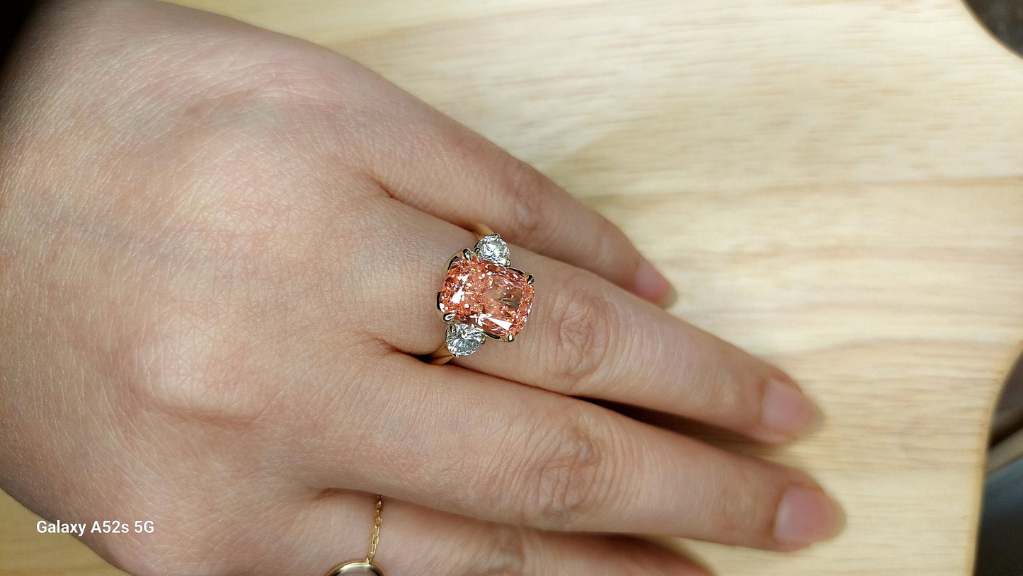 Bague de Fiançailles 4 carats avec Diamant de Laboratoire Certifié IGI, Taille Coussin, Halo Cushion cut 1Ct Moissanite taille brillant engagement ring in Gold or Platinum — custom handcrafted by Forever For Love