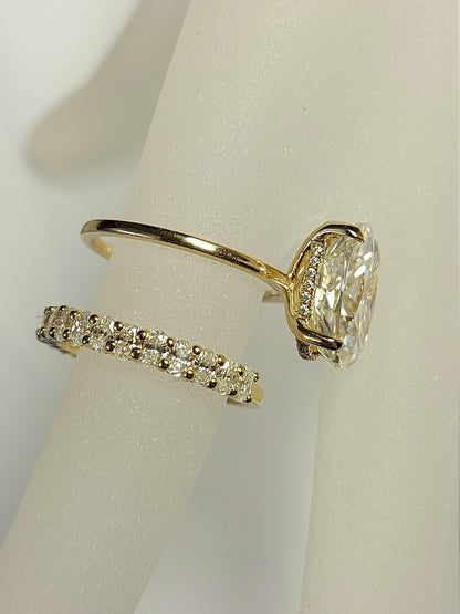 4 Ct Oval Moissanite Eternity Band