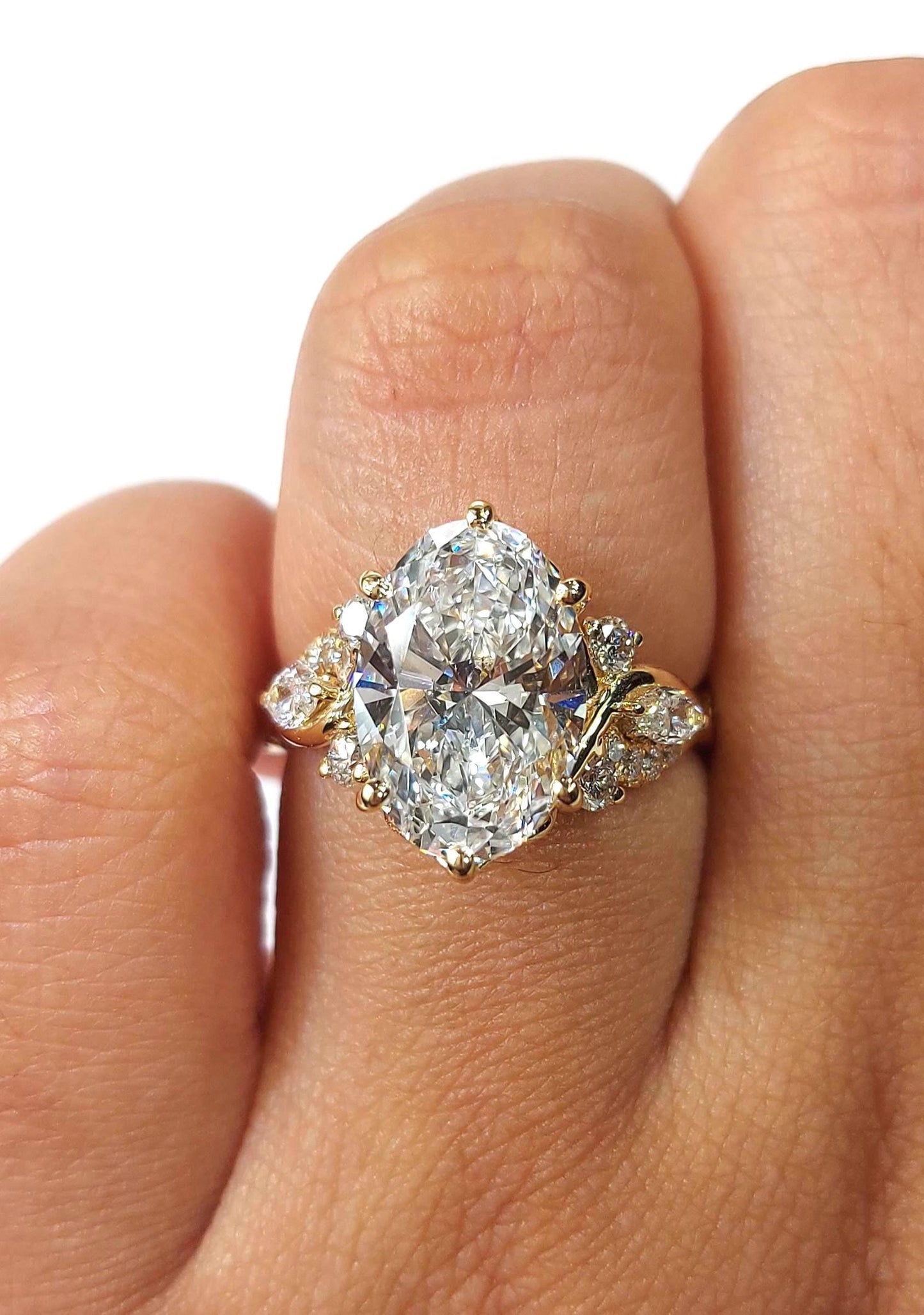 3.3ct Naturinspirierter E, VVS2, IGI-zertifizierter ovaler Diamant-Verlobungsring, Naturinspiriertes Design, Ehering, Perfektes Hochzeitsgeschenk Oval cut Moissanite engagement ring in 935 Argentium Silber — custom handcrafted by Forever For Love