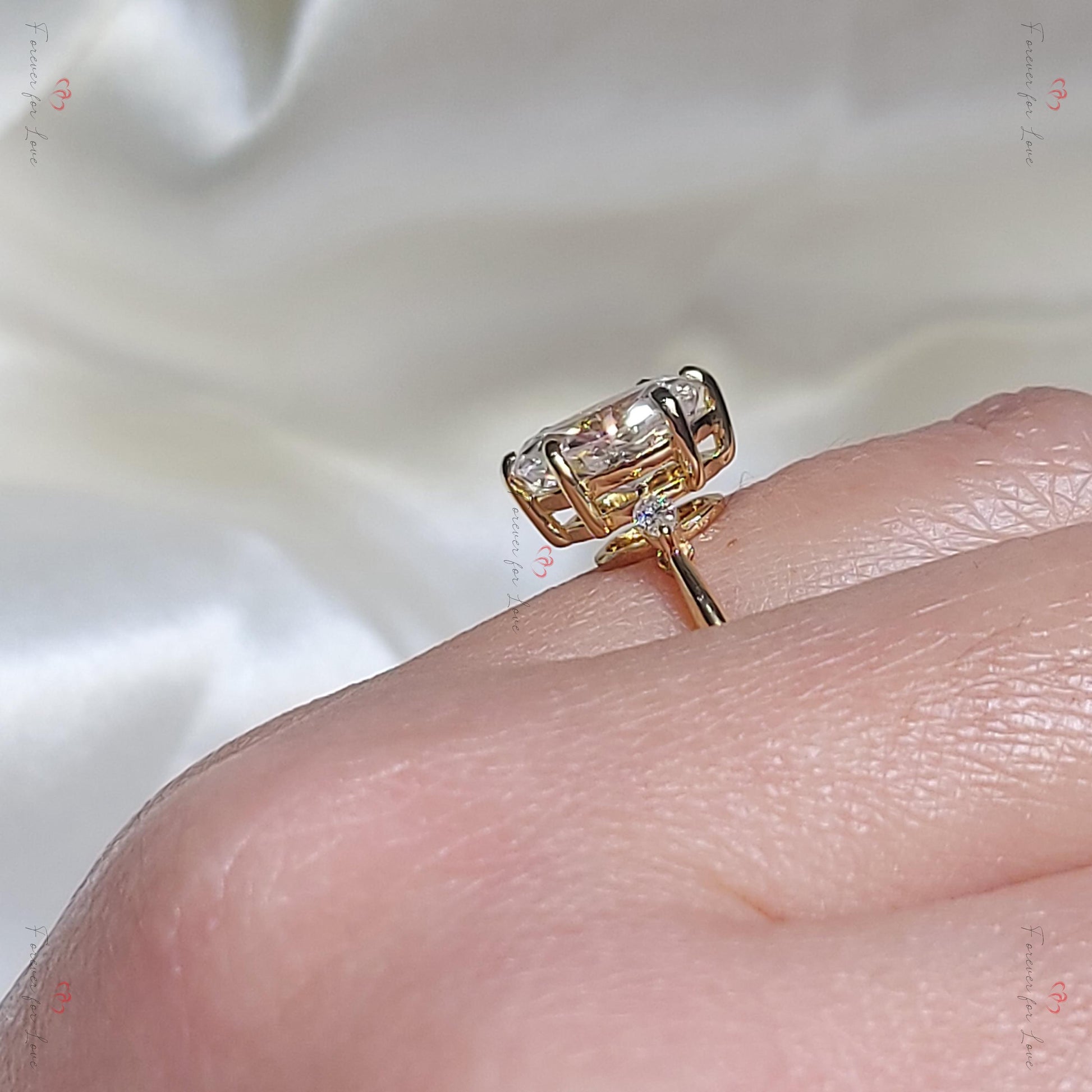 Oval Diamond, Moissanite Engagement Ring