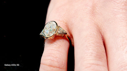 4 Ct Oval Diamond, Moissanite Solitaire Engagement Ring