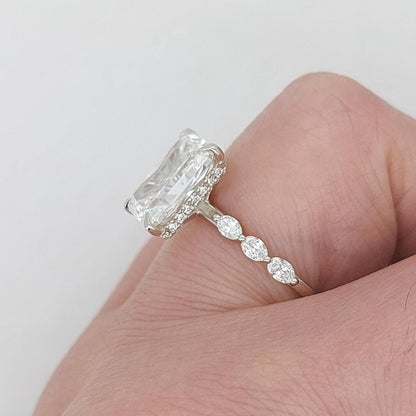 3.5 Ct IGI Certified Radiant Lab Diamond Solitaire Engagement Ring