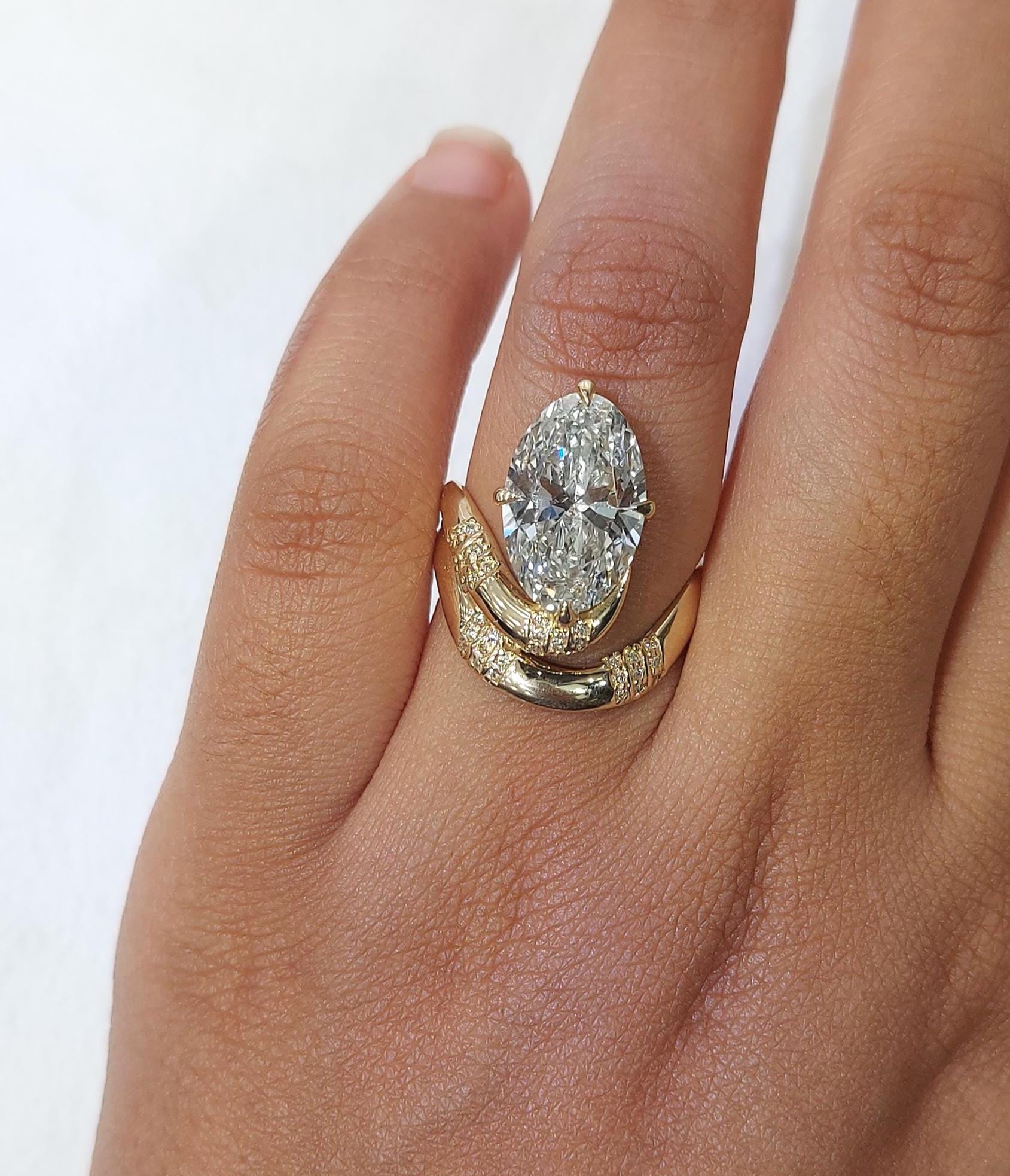 4.5 Ct IGI Certified Oval Lab Diamond Band