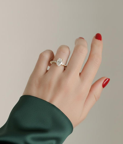 1.0 Ct IGI Certified Oval Diamond Band