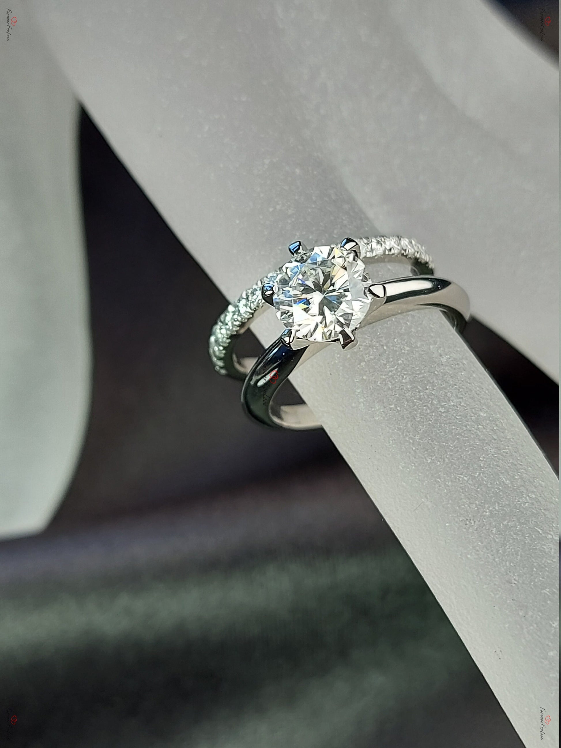 1.2 Ct IGI Certified Round Diamond Engagement Ring
