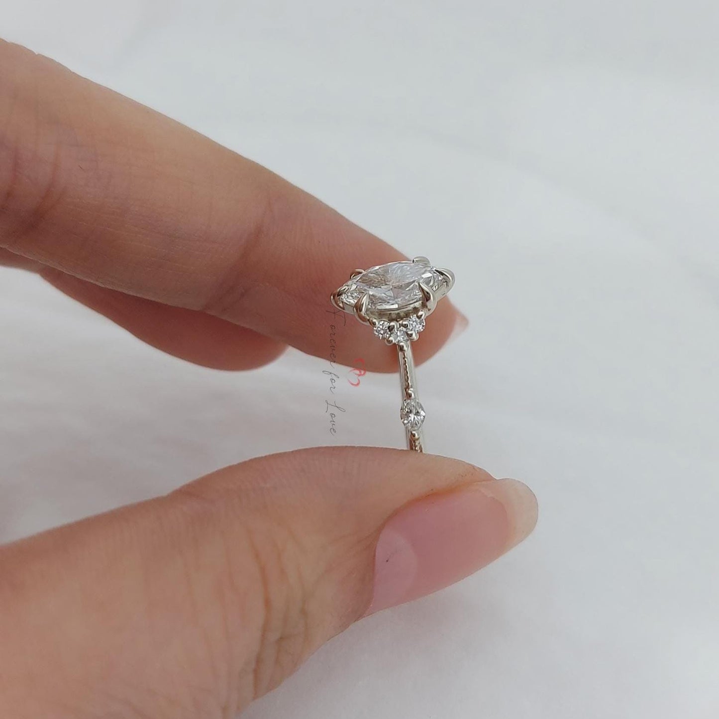 2 Karat Marquise Labor-Diamant Vintage Ring mit Diamant-Akzenten Marquise cut Moissanite engagement ring in 935er Argentium Silber — custom handcrafted by Forever For Love