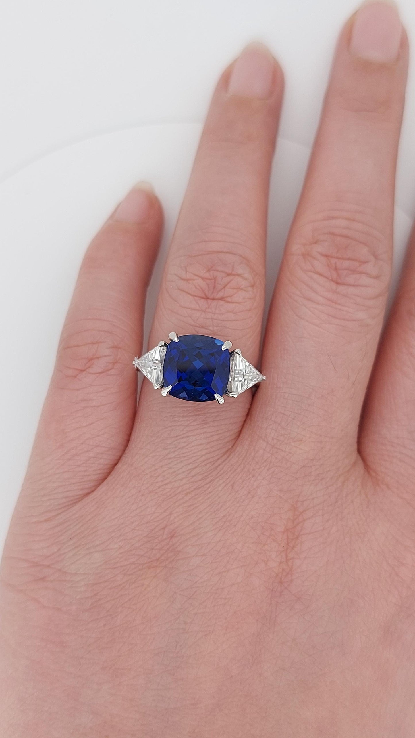 Blauer Diamant Saphir Drei-Stein Verlobungsring Moissanite engagement ring in Gold or Platinum — custom handcrafted by Forever For Love
