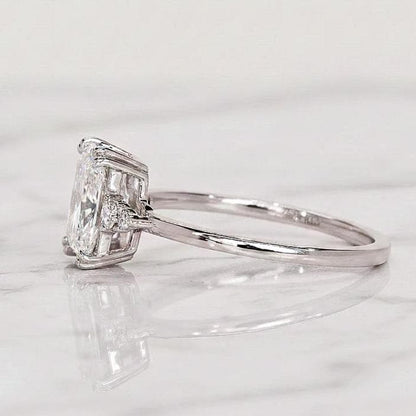 Lab Grown Diamond Engagement Ring IGI Certified E VVS2 Diamond Proposal Ring Radiant Cut Diamond Ring for Her Solitaire Ring