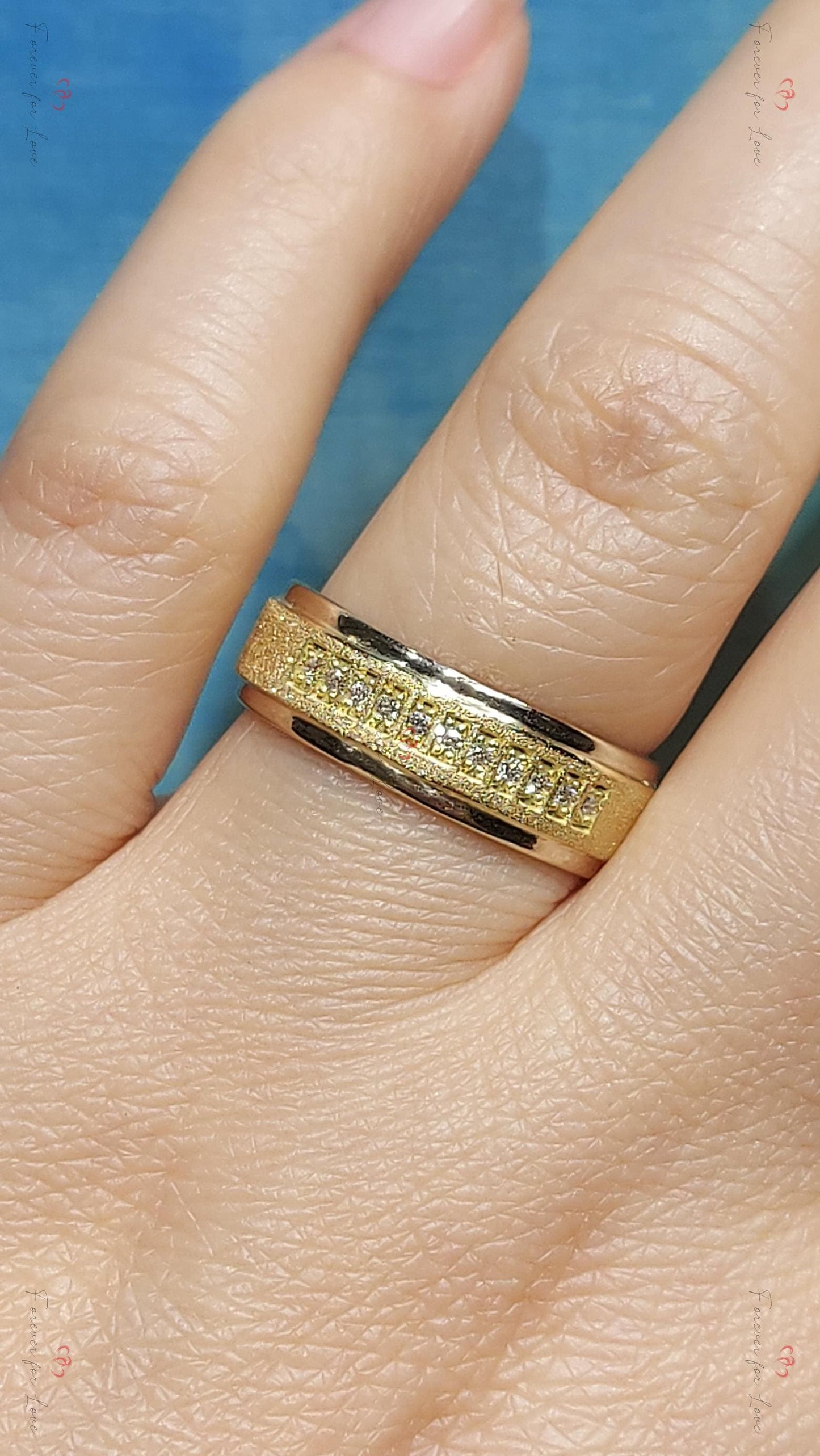 Alliance homme, alliance homme épaisse, alliances assorties, alliance diamant, alliance. Alliance en or massif de 6 mm de large. Round cut Moissanite taille brillant engagement ring in Gold or Platinum — custom handcrafted by Forever For Love