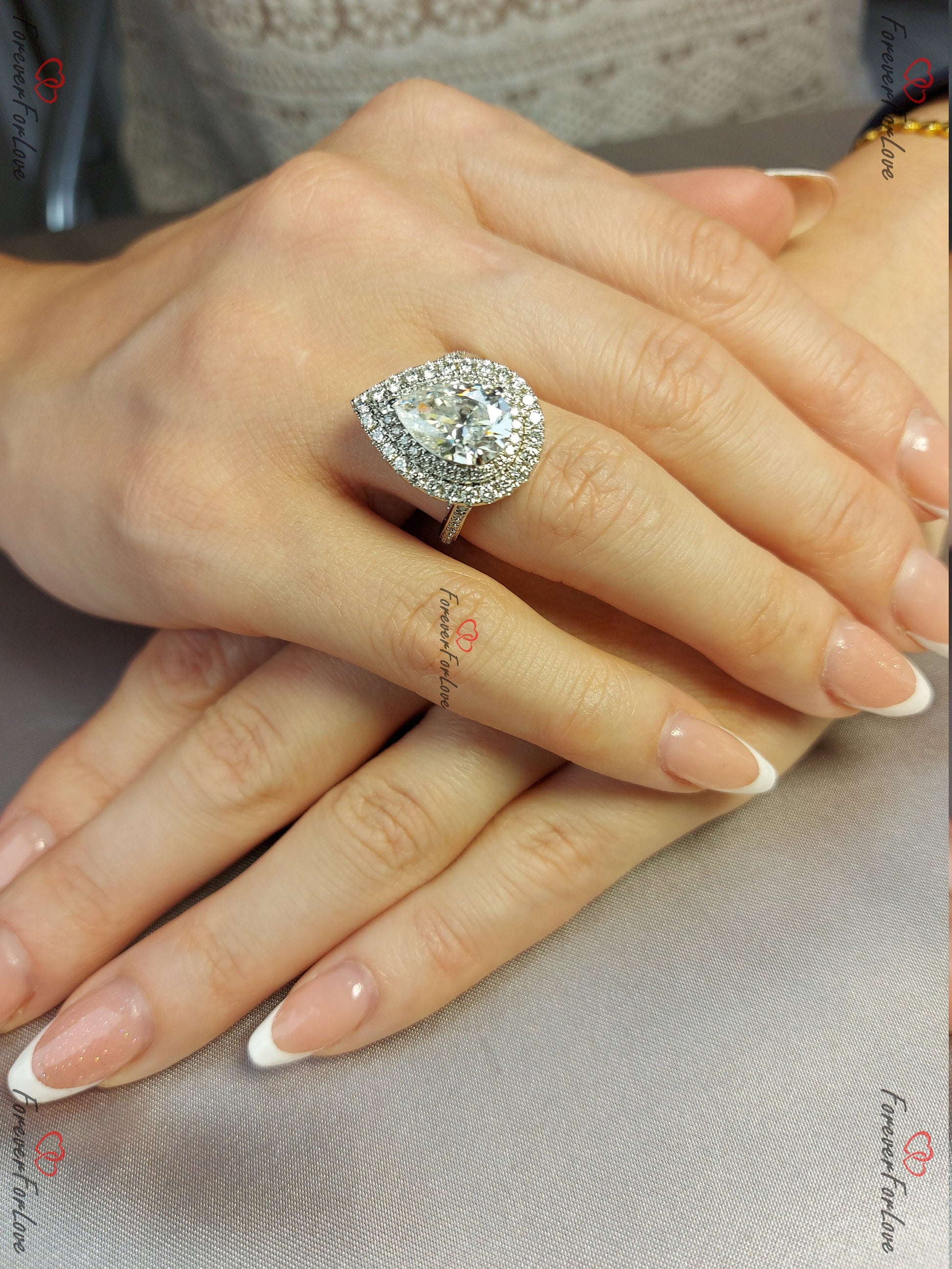 3.5 Ct Pear Moissanite Halo Engagement Ring