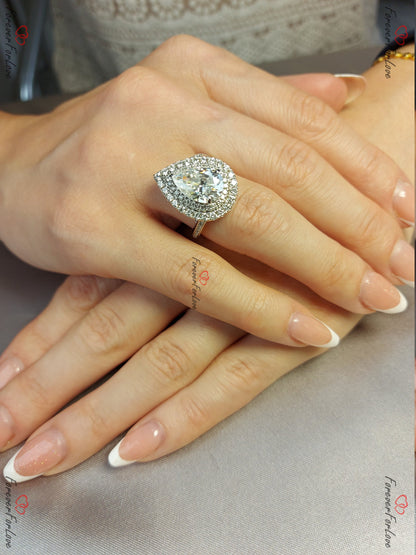 3.5 Ct Pear Moissanite Halo Engagement Ring