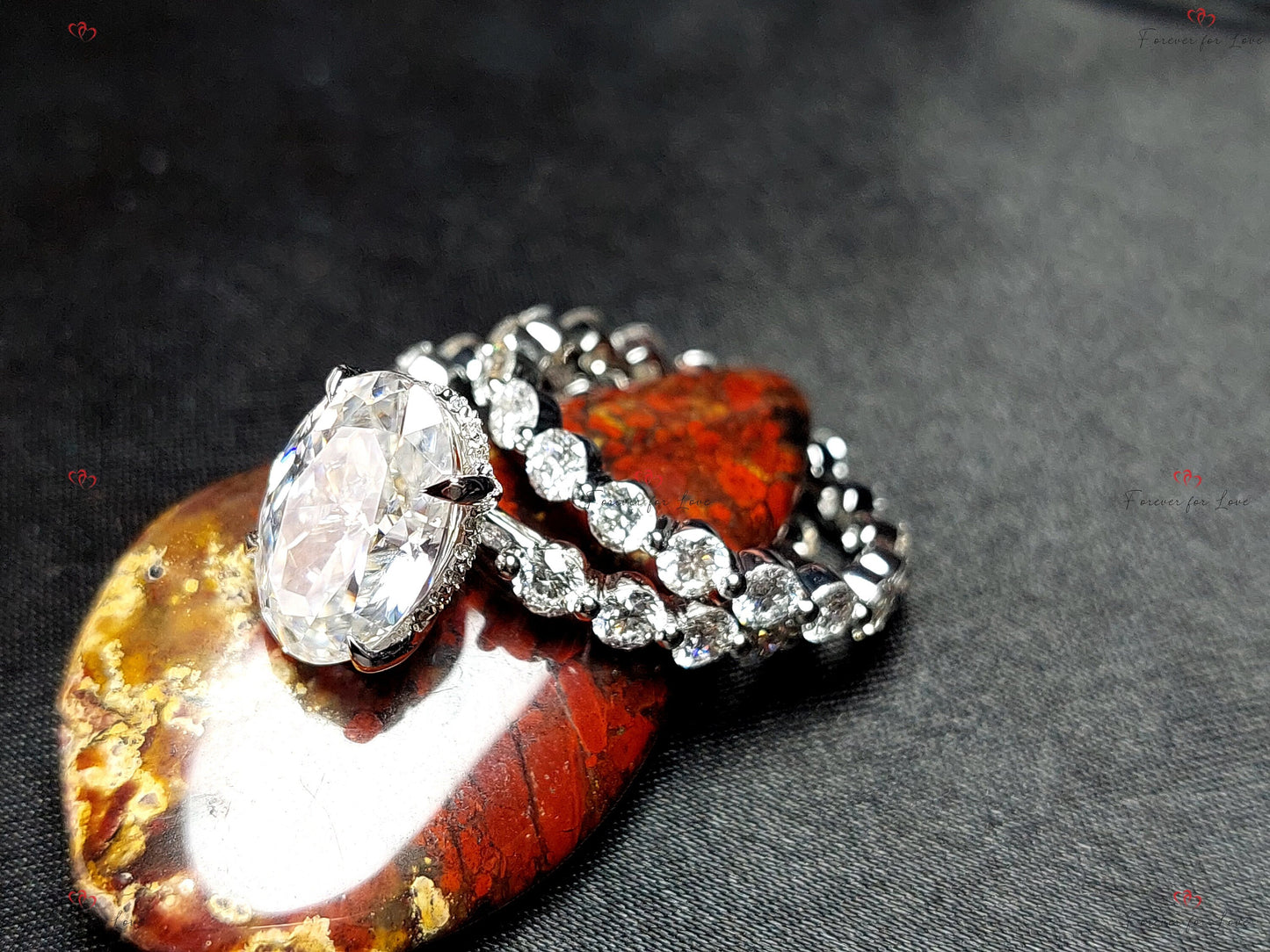 Alliance ovale en moissanite de 3 carats Oval cut Moissanite taille brillant engagement ring in Gold or Platinum — custom handcrafted by Forever For Love