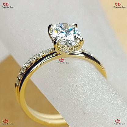 Oval Cut Moissanite Wedding Set in Yellow Gold