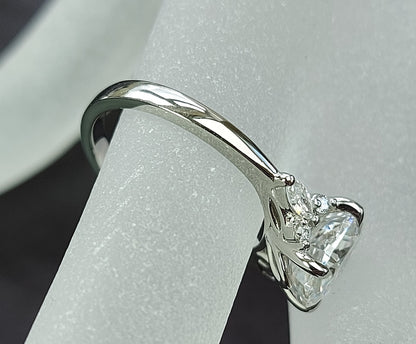 2 Ct Oval Moissanite Engagement Ring