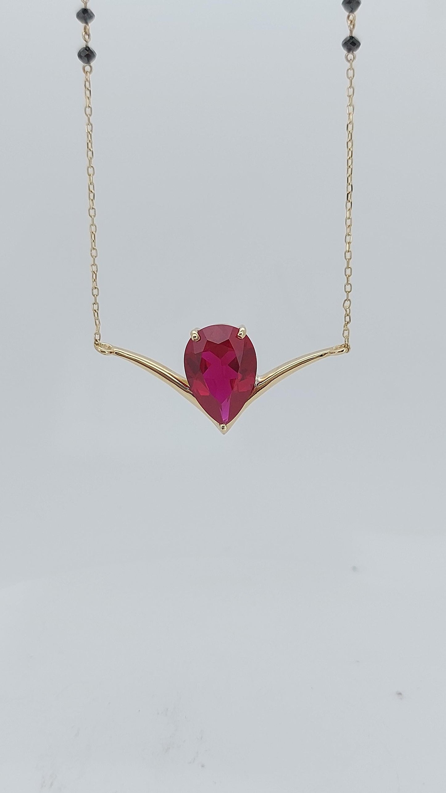 Mangalsutra de perles rubis et noires, Collier chaîne en or, Bijoux perlés faits main, Collier de mariage Véritable collier rubis, cadeau pour elle. Moissanite engagement ring in Gold or Platinum — custom handcrafted by Forever For Love