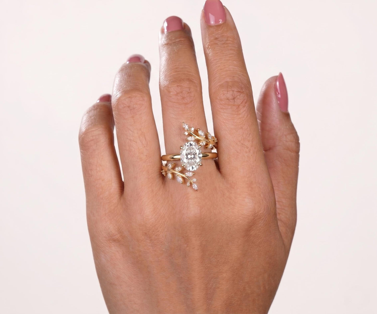 Alliance sertie de diamants de taille marquise créés en laboratoire Marquise cut Moissanite taille brillant engagement ring in Gold or Platinum — custom handcrafted by Forever For Love
