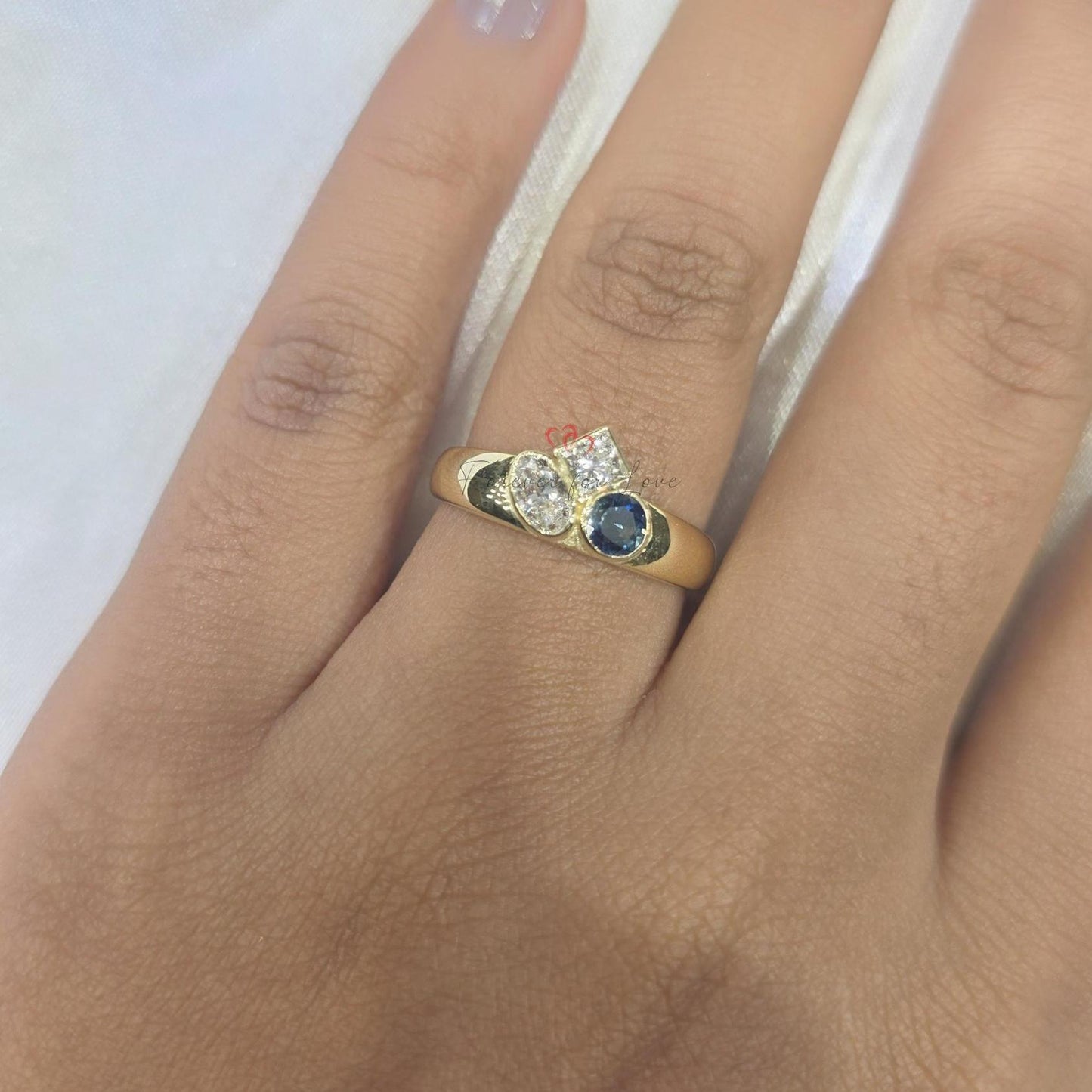 Prinzessschliff Saphir-Verlobungsring Princess cut Moissanite engagement ring in 935 Argentium Silber — custom handcrafted by Forever For Love