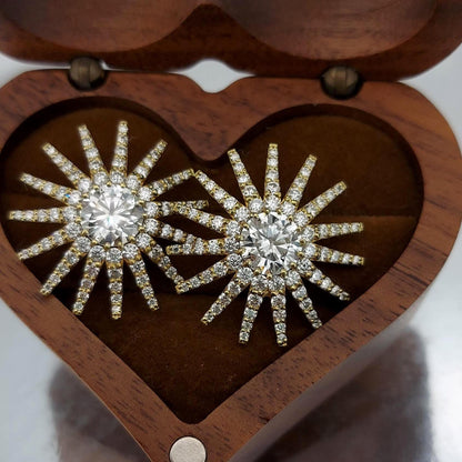Boucles d'oreilles clous Starburst, boucles d'oreilles rondes en diamant de laboratoire pour femmes, boucles d'oreilles de mariage style floral, cadeau parfait pour elle.
