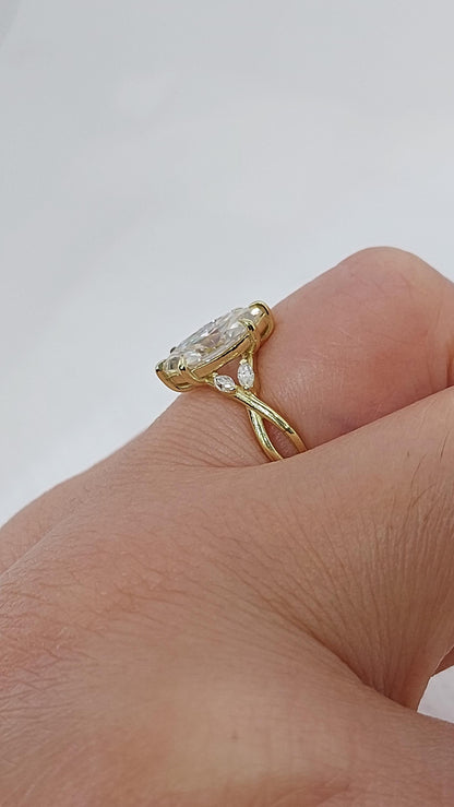 1.0 Ct IGI Certified Marquise Lab Diamond Engagement Ring