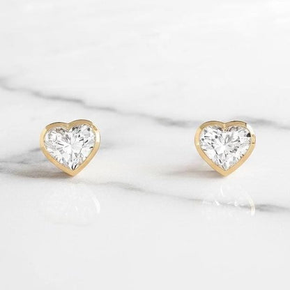 14K herzförmige Labor-Diamantohrringe, Lünettenfassung, Ohrstecker, einzigartiges Design, minimalistisches Jubiläumsgeschenk, perfektes Geschenk für sie.