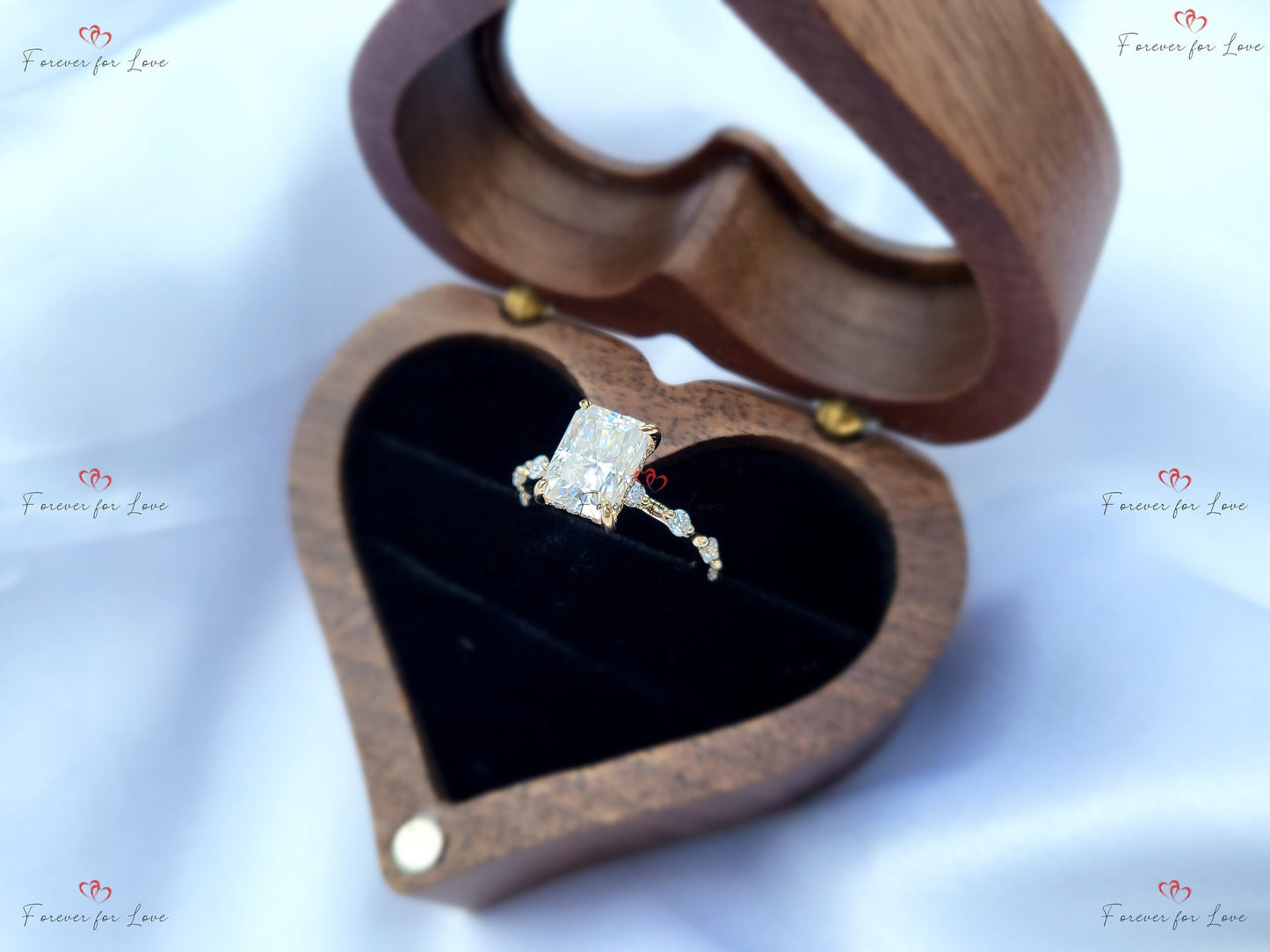 Verlobungsring mit 3 Karat IGI-zertifiziertem Radiant-Diamanten und verdecktem Halo Radiant cut Moissanite engagement ring in 935 Argentium Silber — custom handcrafted by Forever For Love