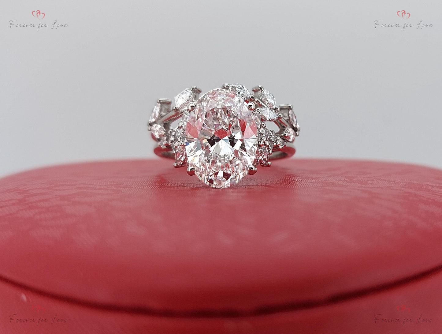 4 Karat ovales Labor-Diamant-Brautset mit Band Moissanite engagement ring in 935er Argentium Silber — custom handcrafted by Forever For Love