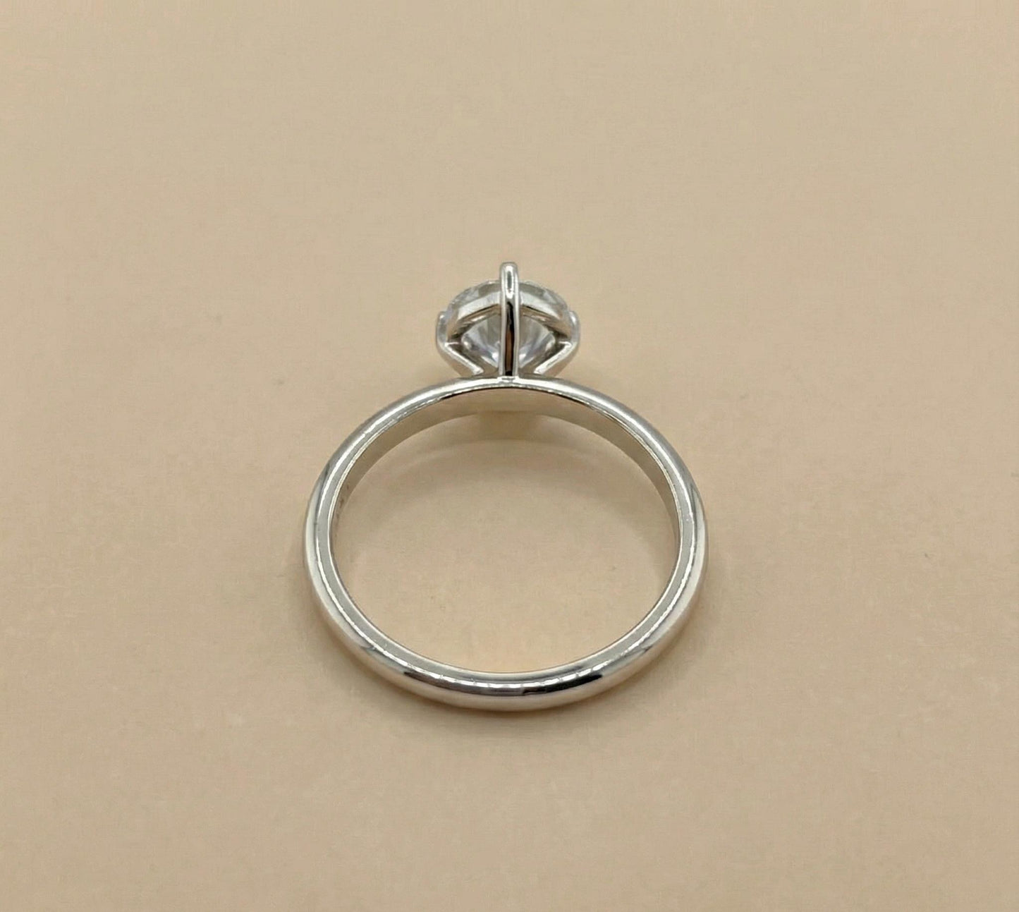 Bague de Fiançailles Solitaire 1 Ct Diamant de Laboratoire Coeur Heart cut 1Ct Moissanite taille brillant engagement ring in Gold or Platinum — custom handcrafted by Forever For Love