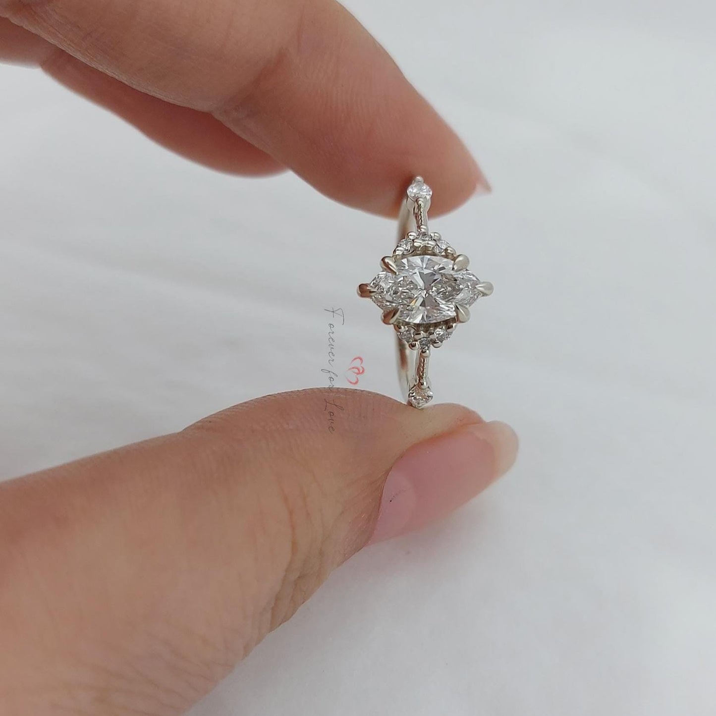2 Karat Marquise Labor-Diamant Vintage Ring mit Diamant-Akzenten Marquise cut Moissanite engagement ring in 935er Argentium Silber — custom handcrafted by Forever For Love