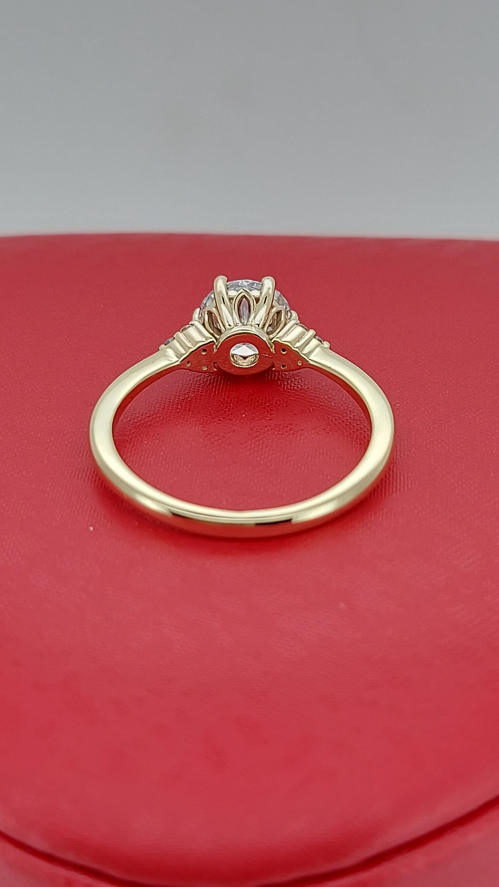 1.5 Ct Round Lab Diamond Engagement Ring