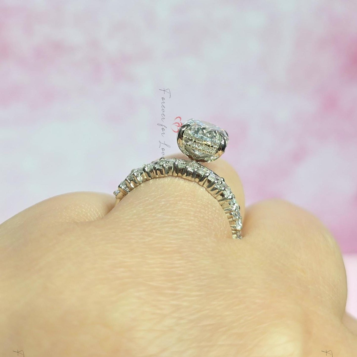 Verlobungsring-Set mit 3 Karat ovalem Labor-Diamanten, E, VVS2 Diamantring für Damen, Jubiläumsgeschenk, Diamantring, als Set verkauft. Oval cut Moissanite engagement ring in 935 Argentium Silber — custom handcrafted by Forever For Love
