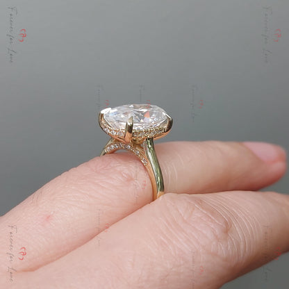 Oval Diamond, Moissanite Engagement Ring