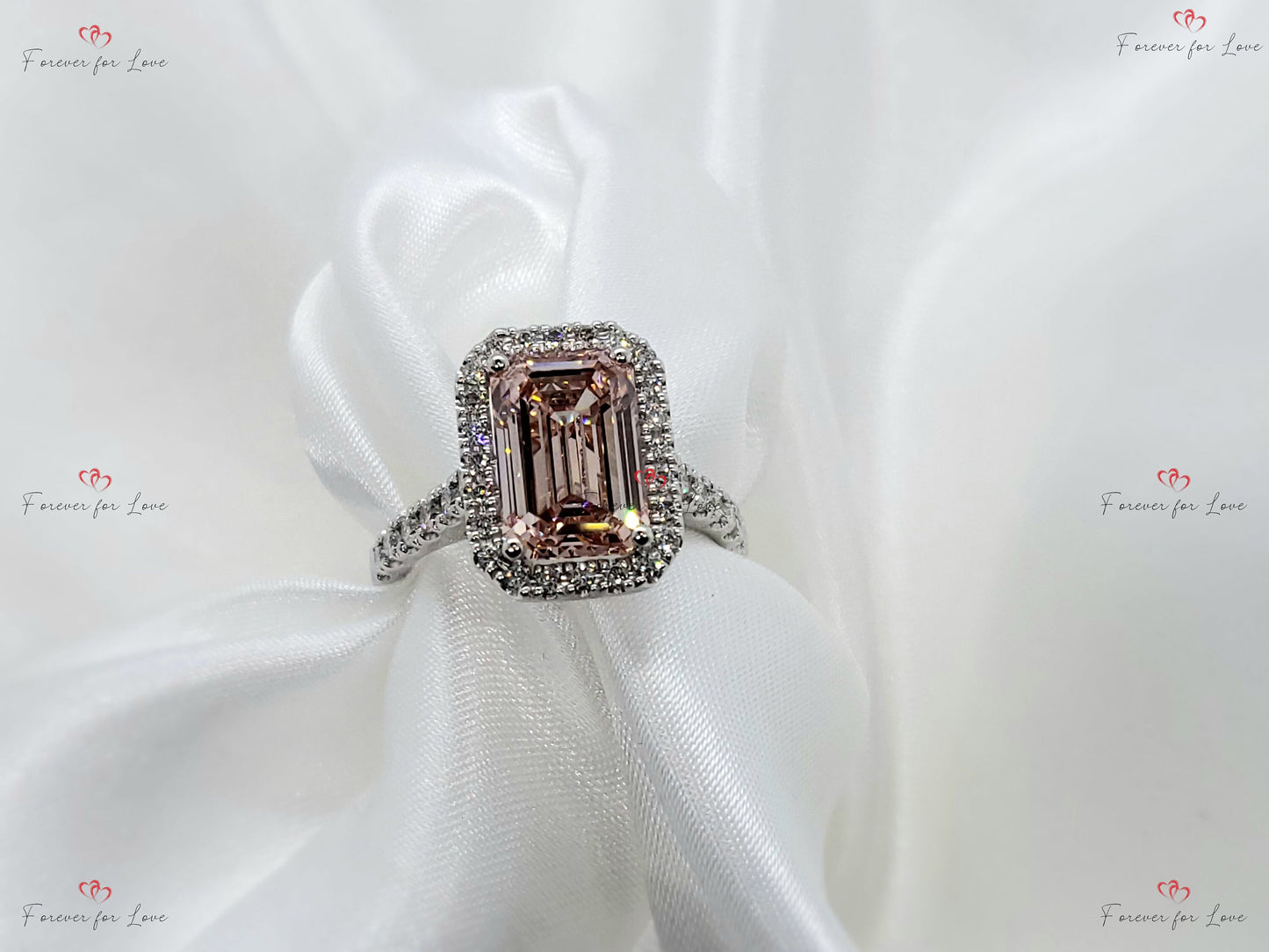 Bague de fiançailles auréole avec diamant de laboratoire émeraude certifié IGI 4 carats Emerald cut 1Ct Moissanite Taille Brillant engagement ring in Gold or Platinum — custom handcrafted by Forever For Love