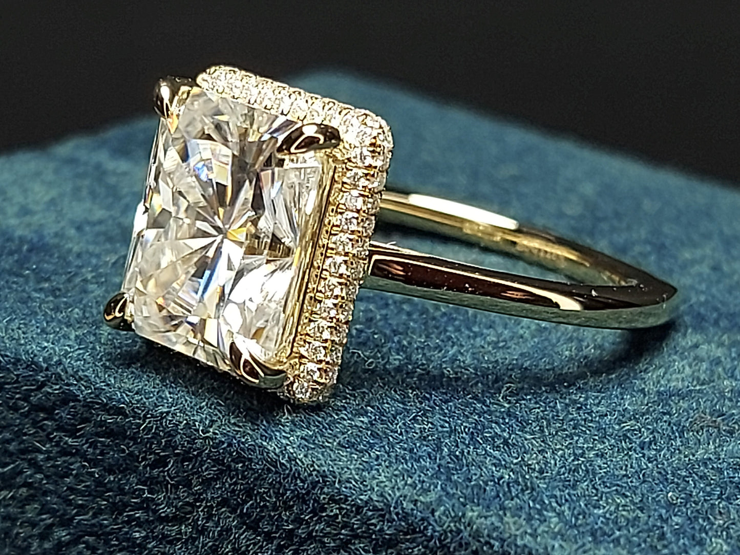 Bague de fiançailles auréole moissanite radiante de 5 carats Radiant cut 1Ct Moissanite taille brillant engagement ring in Gold or Platinum — custom handcrafted by Forever For Love