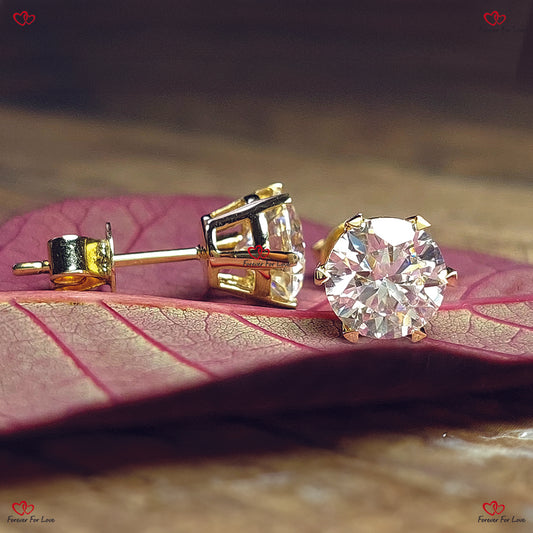 Solid Gold Stud Earrings in White Gold