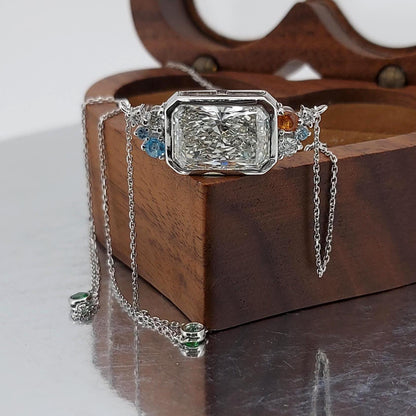 Strahlender Radiant-Schliff Diamant Solitaire Floating Anhänger mit 45 cm Kette, IGI-zertifiziert 4 Karat F-Farbe VS1 Reinheit 14 Karat Gelbgold.