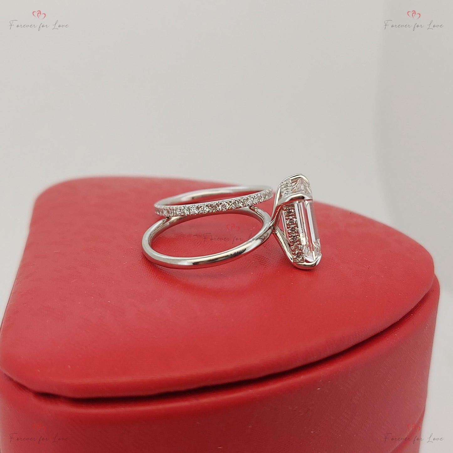 3 Karat Smaragd Labordiamant Solitärring Emerald cut Moissanite engagement ring in 935 Argentium Silber — custom handcrafted by Forever For Love