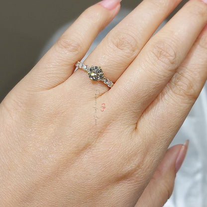 0.93 Ct Round Natural Diamond Solitaire Engagement Ring