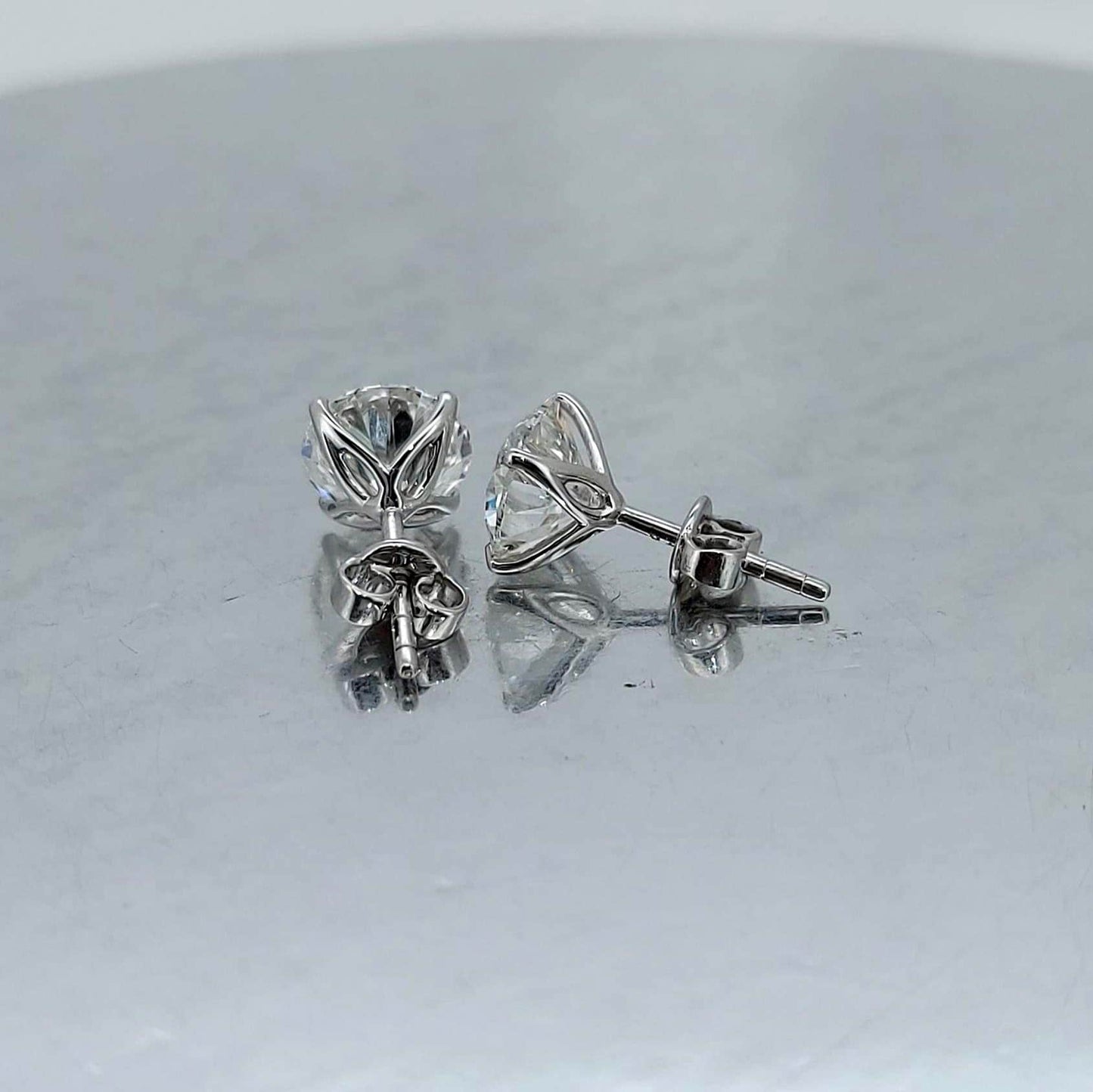 4 Karat Gesamt E, VVS2, IGI-zertifizierter Labor-Diamantrundenohrstecker, Weißgoldohrringe, Diamantohrstecker, Geburtstag, Valentinstagsgeschenk für sie Moissanite engagement ring in Gold or Platinum — custom handcrafted by Forever For Love