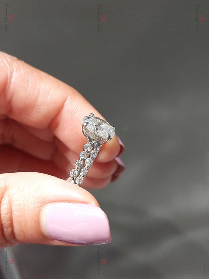 2Ct Oval Cut Wedding Set in white Gold, Crushed Ice Oval Bridal Set, Moissanite Oval Cut Bridal Set, Moissanite bridal Set.