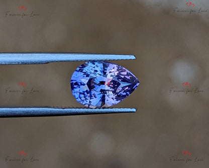 Lavendelsaphir 3,2 Karat, naturbelassener, unbehandelter loser Edelstein aus Ceylon in Birnenform, 10,3 mm x 7,2 mm, individuelles Schmuckgeschenk für sie