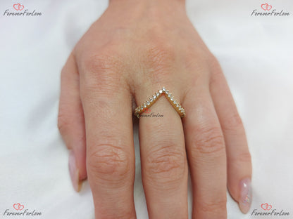 Round Diamond Engagement Ring