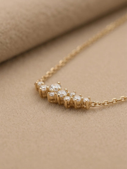 Collier grappe de diamants délicats, Pendentif rond incurvé en or 14 carats, Collier minimaliste en diamant, Bijoux de mariage, Cadeau de bijoux fins du quotidien