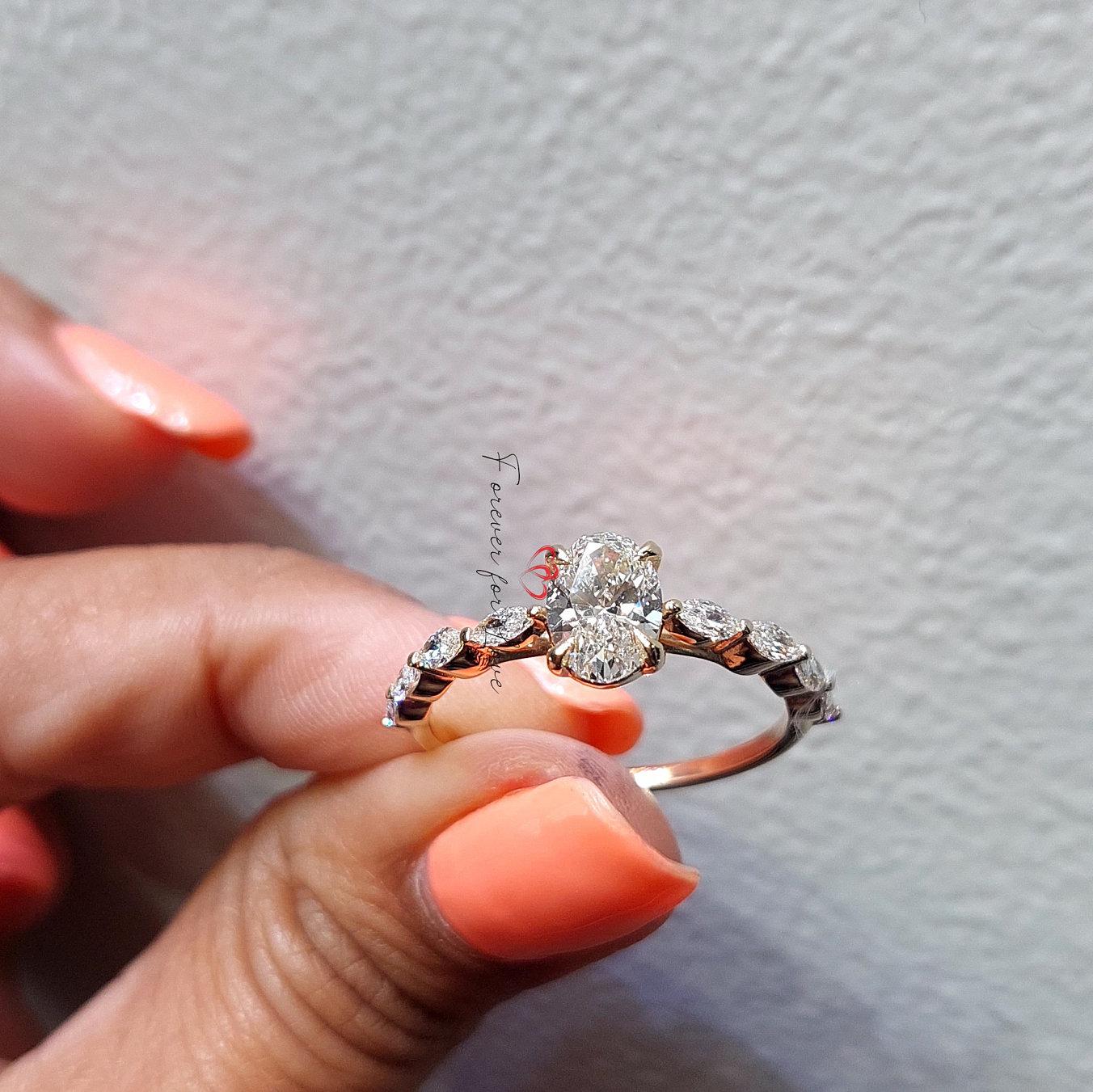 1 Ct IGI Certified Oval Diamond Engagement Ring