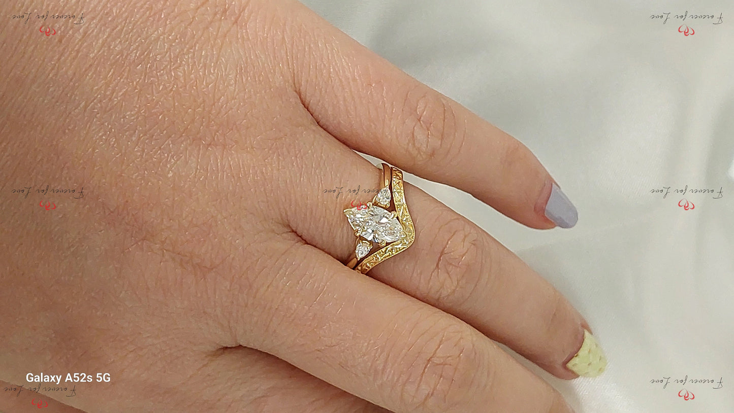 1,5 Karat Marquise Labordiamantband Marquise cut Moissanite engagement ring in 935er Argentium Silber — custom handcrafted by Forever For Love