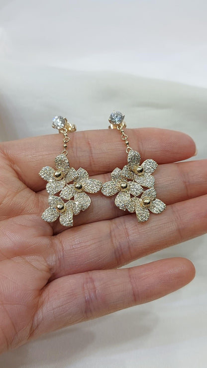 14k Gold Flower Drop, Solid Dangling Gold Earring with Flower Charms, Bubble Flower Earring Charm, Flower Earrings, Dangling diamond