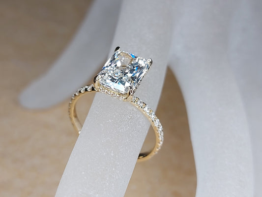 3.5 Ct IGI Certified Radiant Lab Diamond Solitaire Engagement Ring